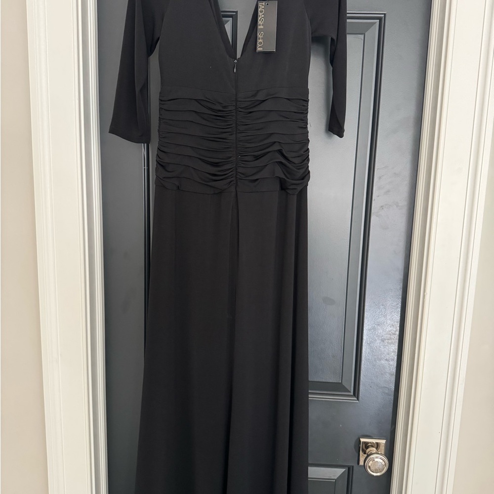 Tadashi Shoji Elegant Black 3/4 Sleeve V-Neck Evening Gown - Picture 8 of 8